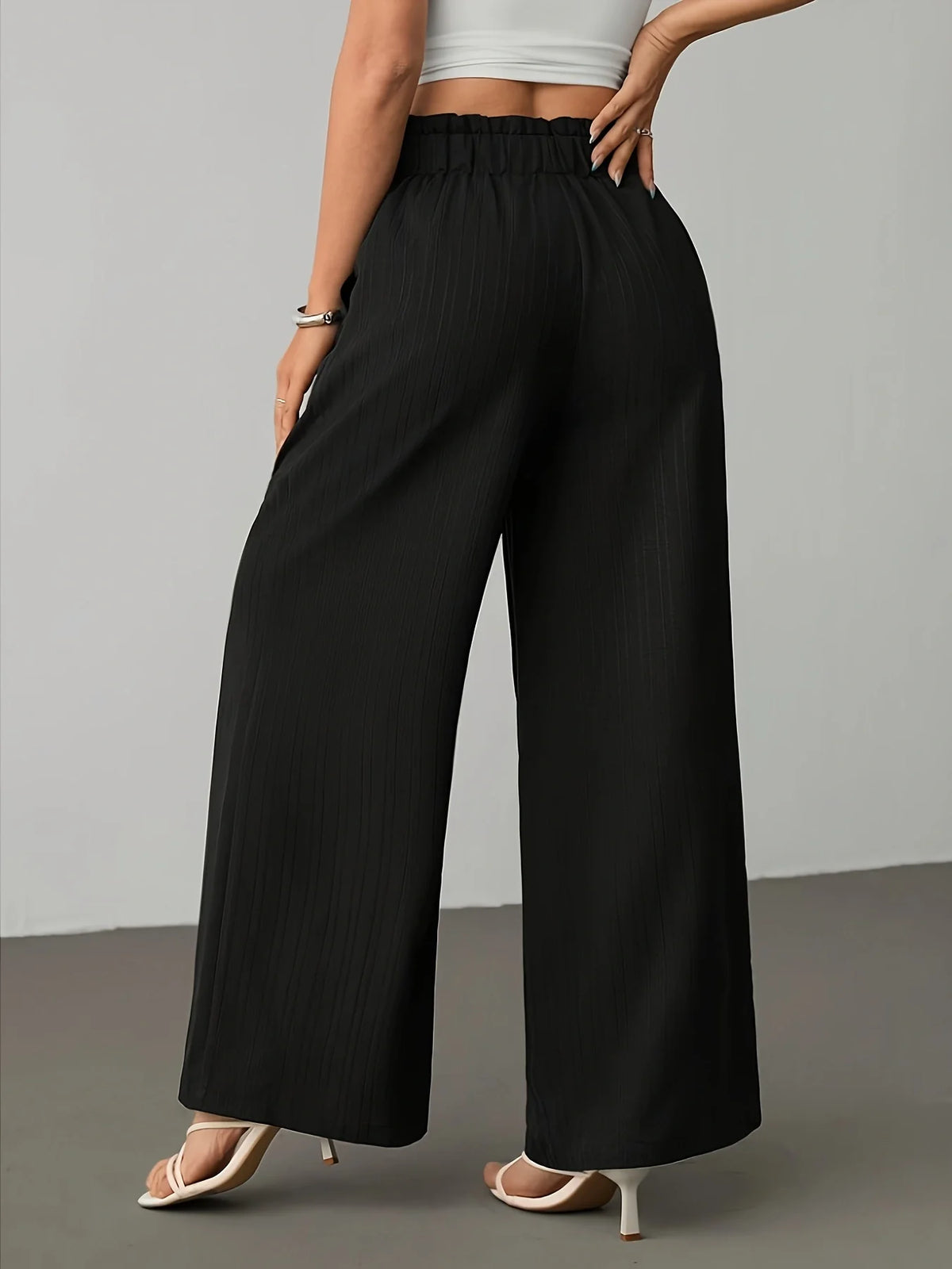 Pantalón ancho de mujer con cintura fruncida y lazo