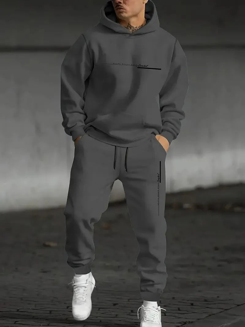Conjunto informal de hombre con estampado de letras