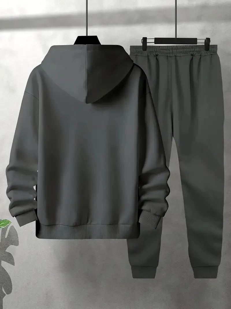 Conjunto informal de hombre con estampado de letras