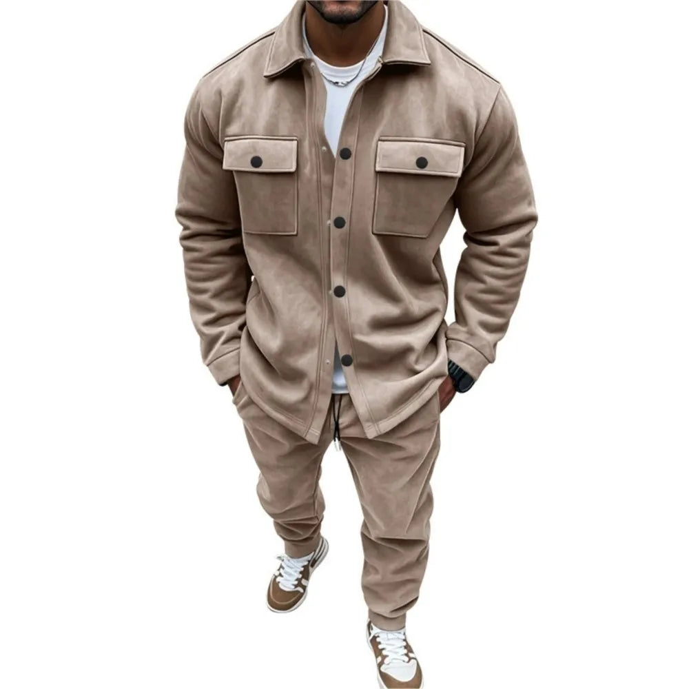 Conjunto de hombre con chaqueta y pantalón de cintura elástica