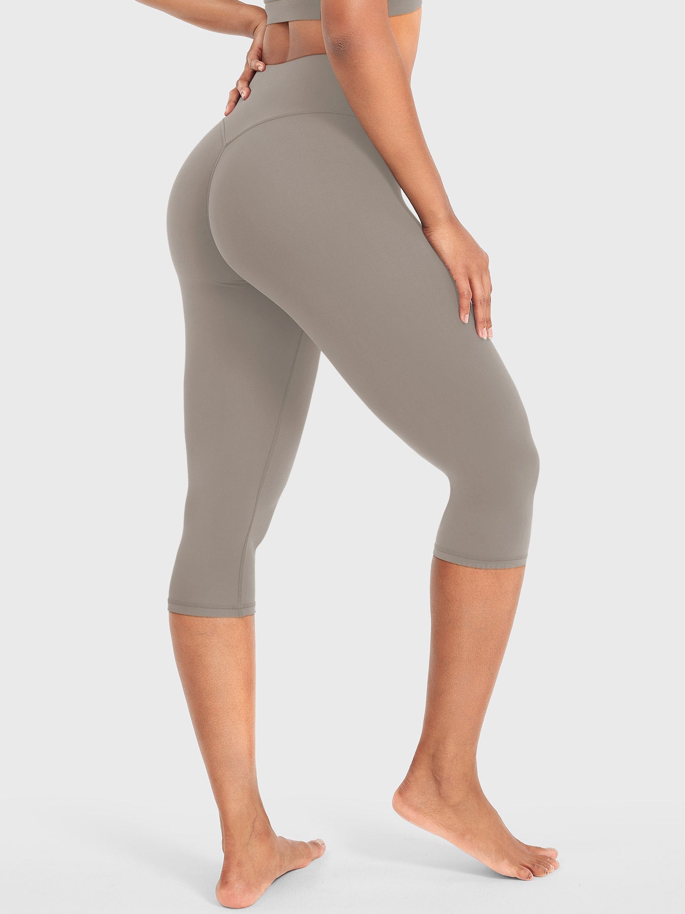 Yeoreo Nailly 17" Capri Leggings